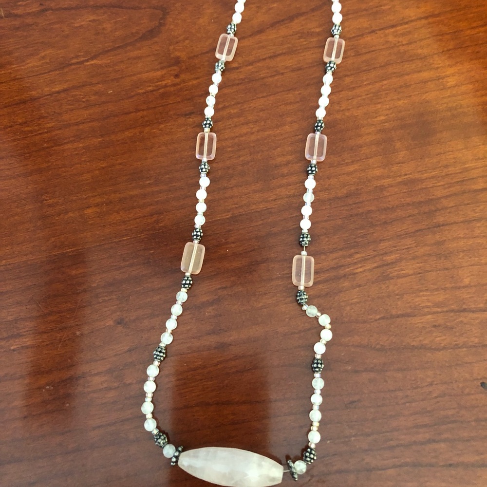 🌸Necklace💕with white and pink
